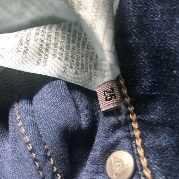 Size 25 Guess Jeans - Picture 4 of 5